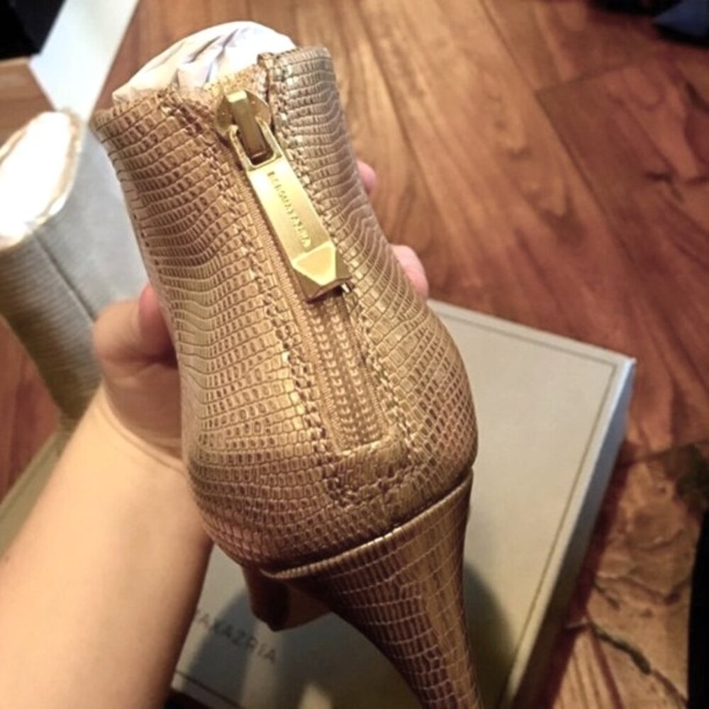 NEW* BCBGMAXAZRIA Runway Cara Bootie Gold Metallic Color Size 6.5 $375 - Picture 5 of 7
